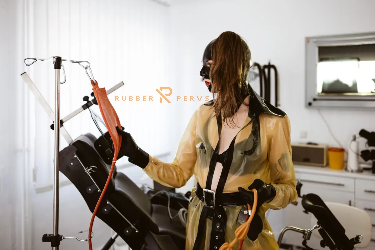 Rubber-Mistress prepares the Clinic for Examination - Rubber Pervs